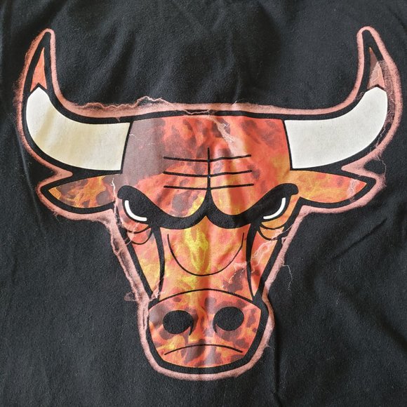 ⭐️Chicago Bulls basketball graphic print crew t-shirt black size small - Picture 3 of 8